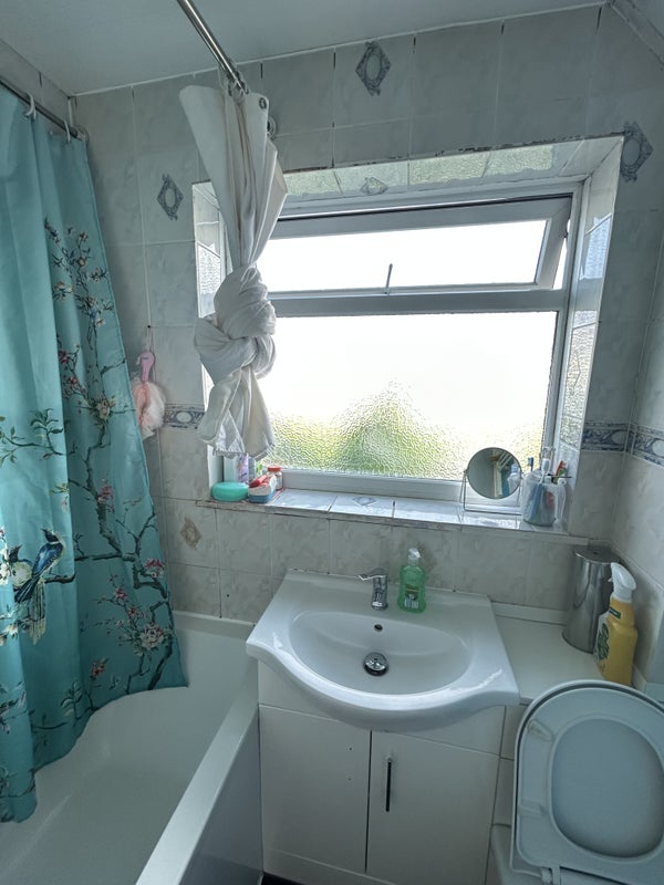 Room Sycamore Gardens in Greater London