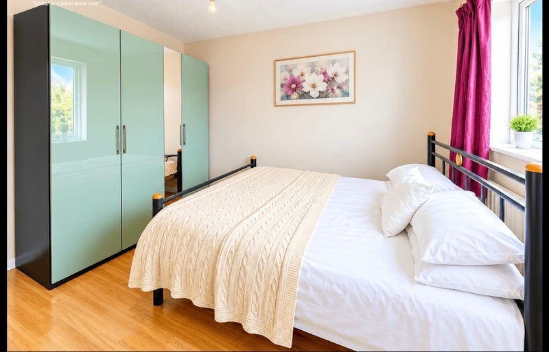 Room Sycamore Gardens in Greater London