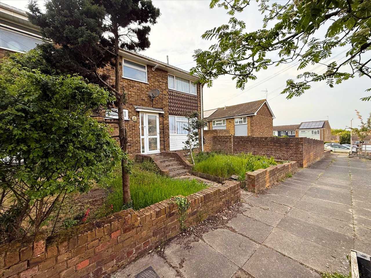 House Mackenzie Way in Gravesham