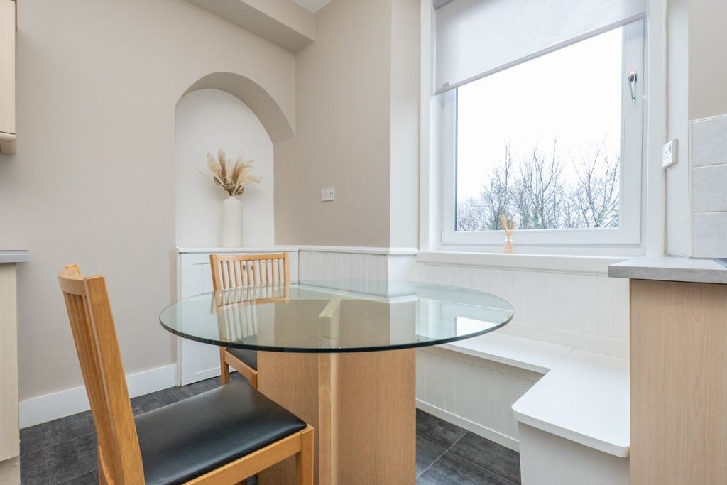 Flat Balmoral Place in Aberdeen City