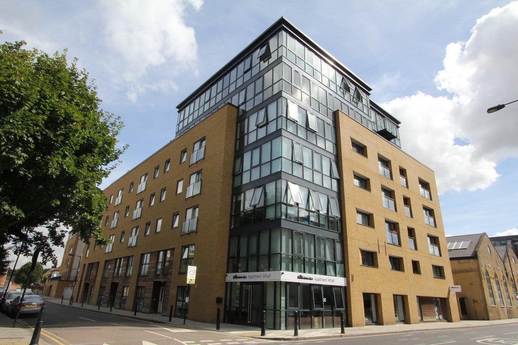 Flat Forge Square in Greater London
