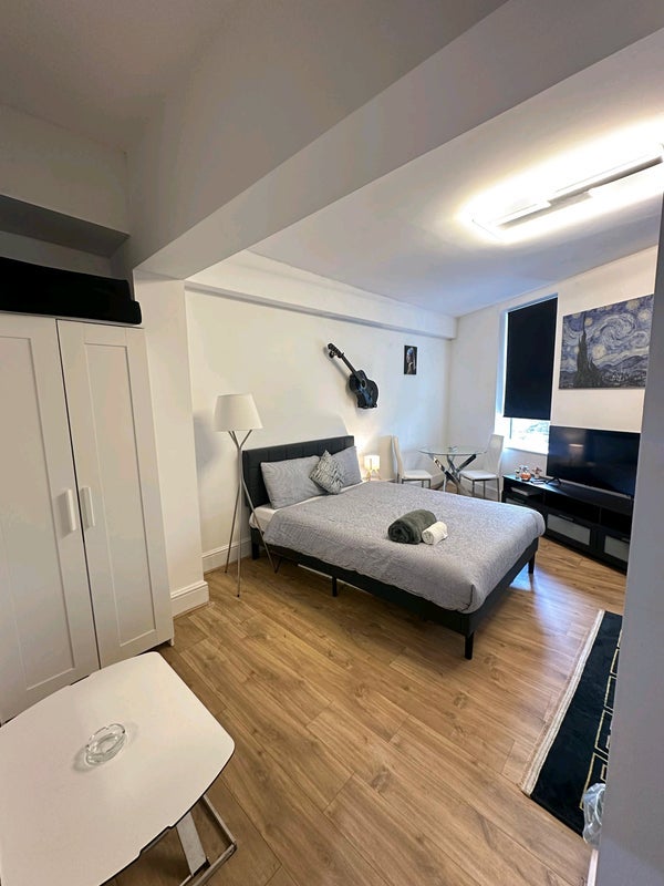 Room Walworth Road in Greater London