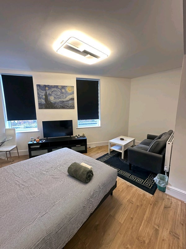Room Walworth Road in Greater London