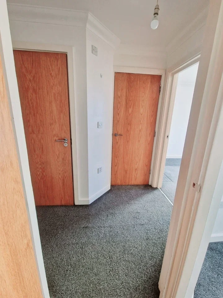 Flat Coupees Path in Luton