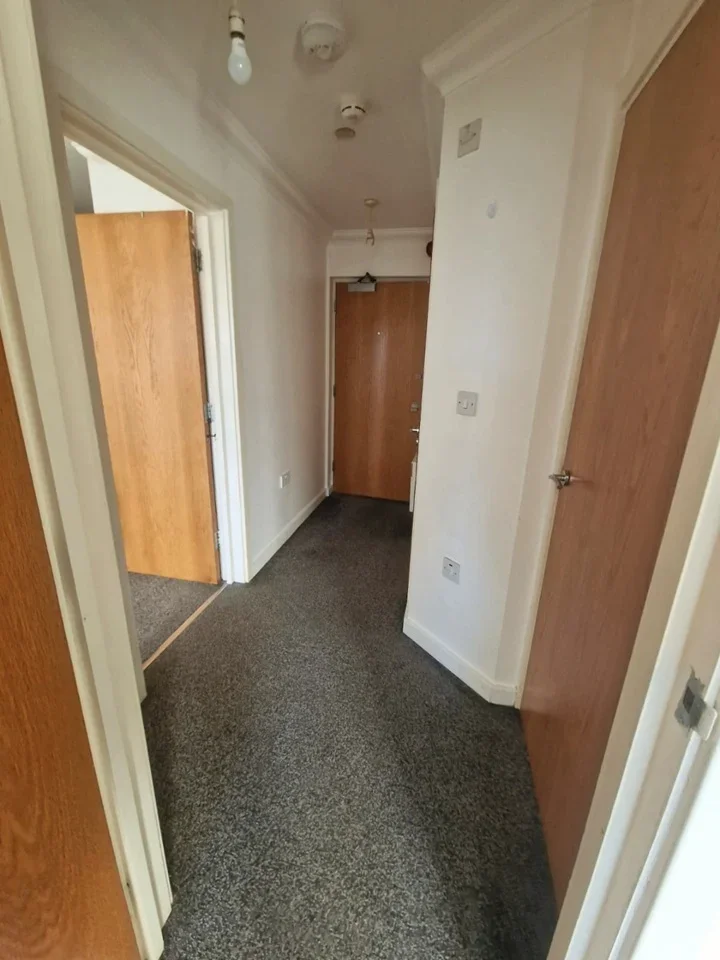 Flat Coupees Path in Luton