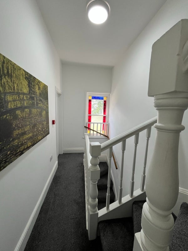 Room Westover Road in Leeds