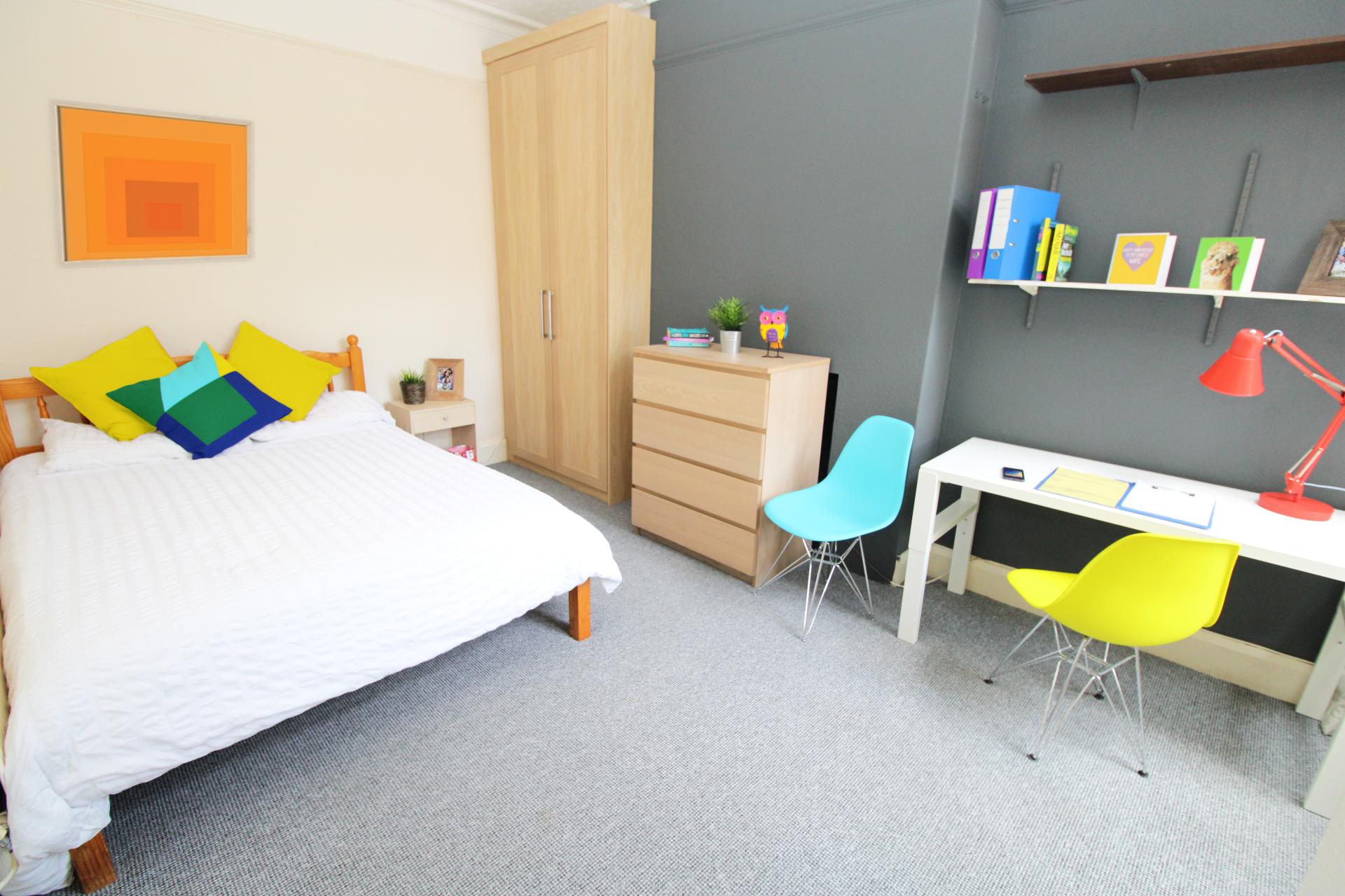 Room Bouverie Street in Chester