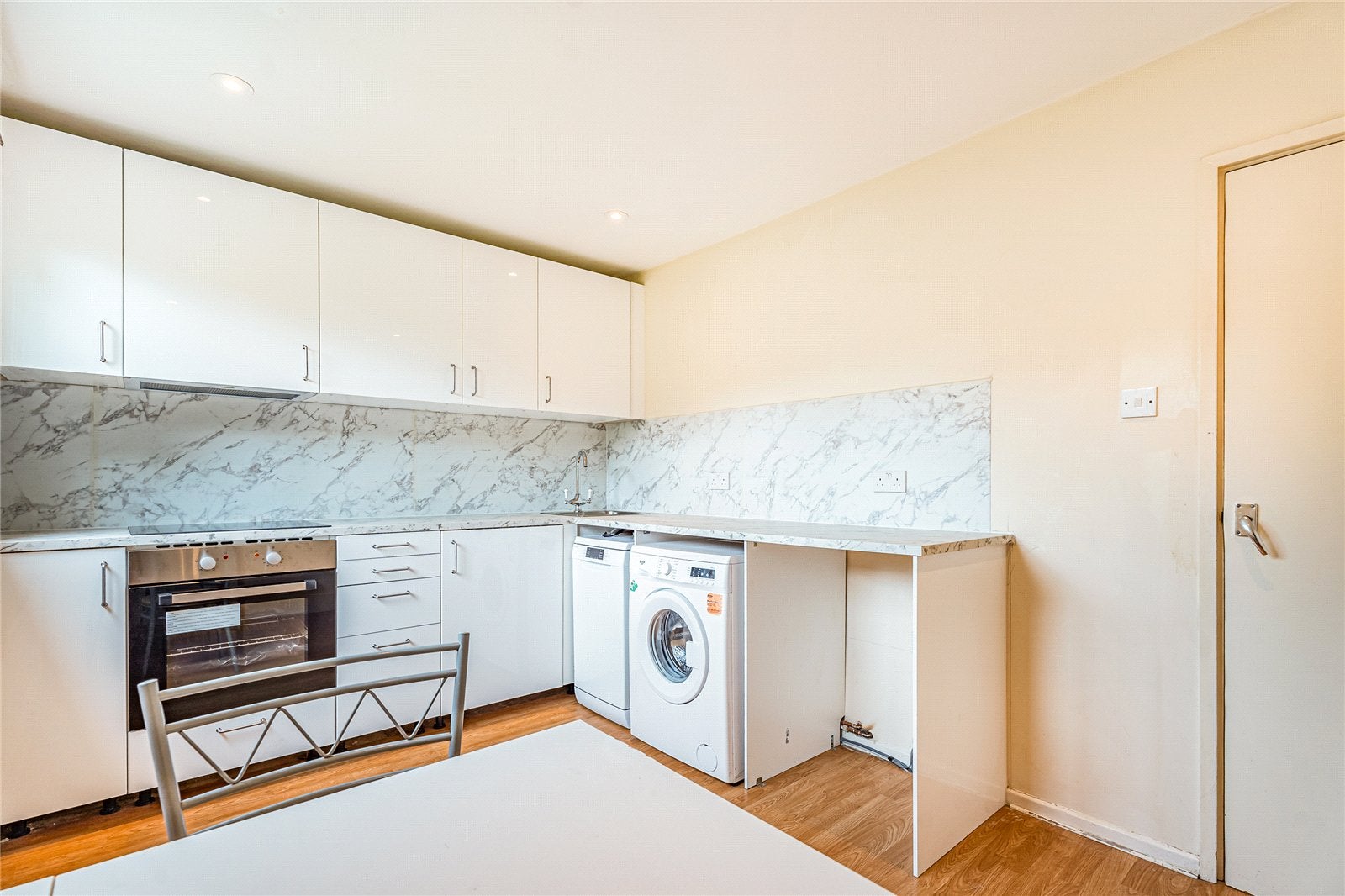 Flat Faraday Close in Greater London