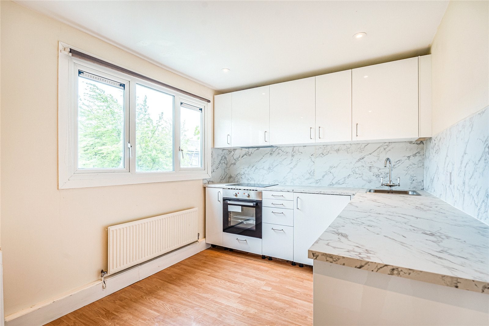 Flat Faraday Close in Greater London