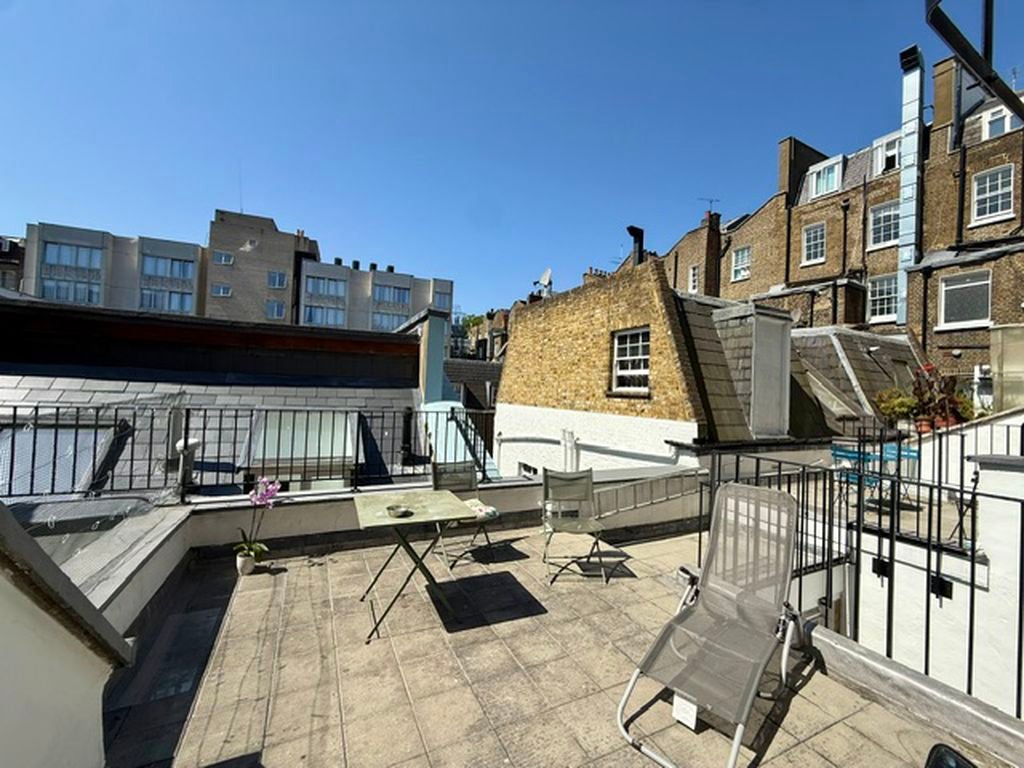 Flat Gloucester Terrace in City of Westminster