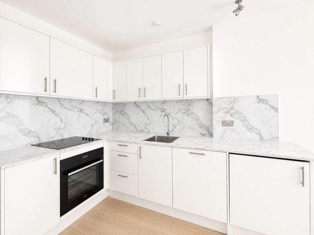 Flat Gloucester Terrace in City of Westminster