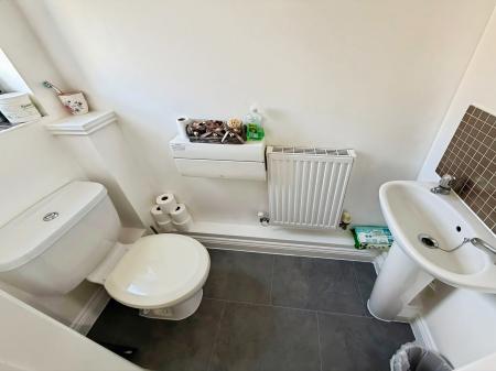House Woodcote Close in Peterborough