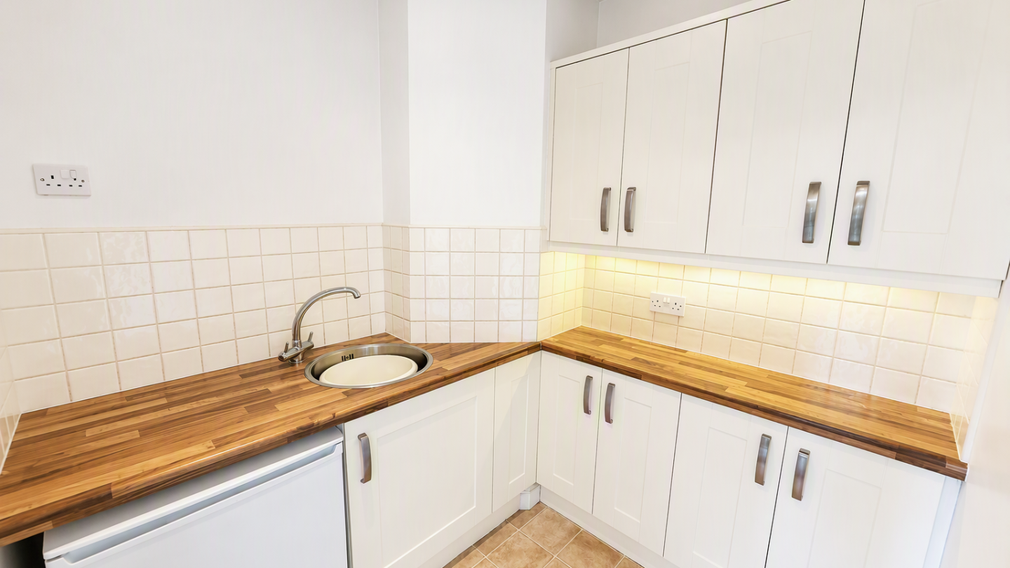 Flat Marina Village in Runcorn