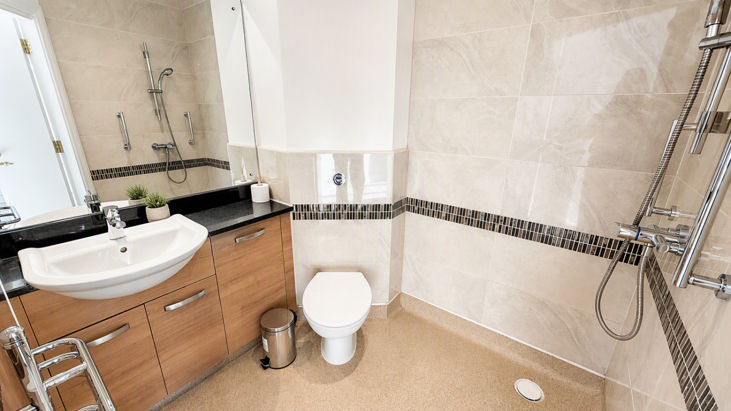 Flat Marina Village in Runcorn