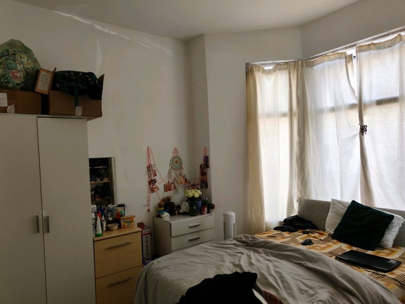 Room Talworth Street in Cardiff