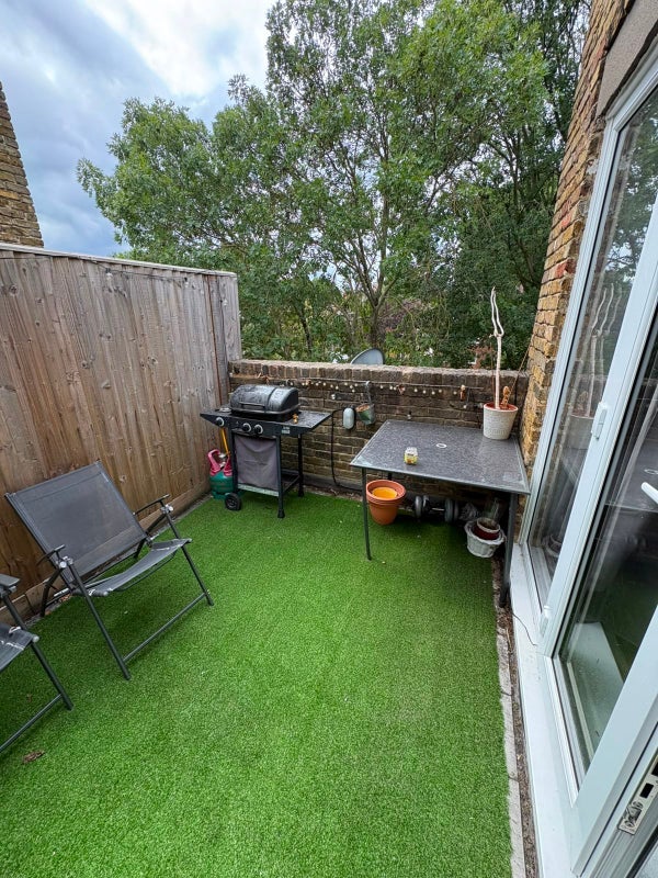 Room Smedley Street in Greater London