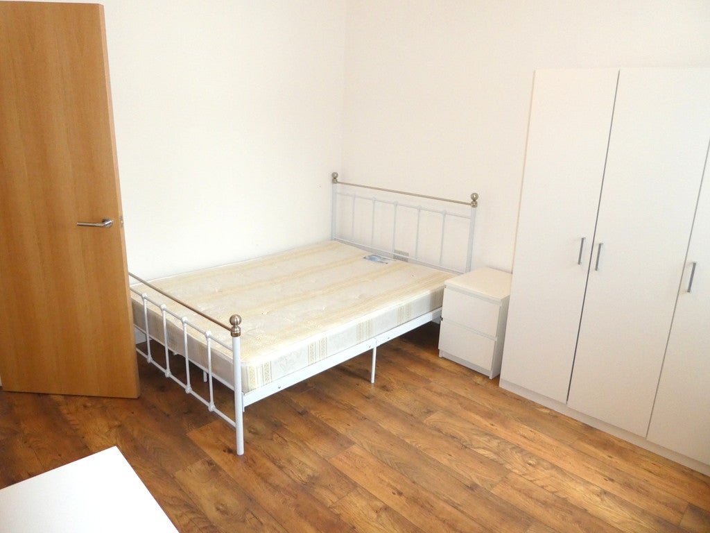 Flat Wilmslow Road in Manchester