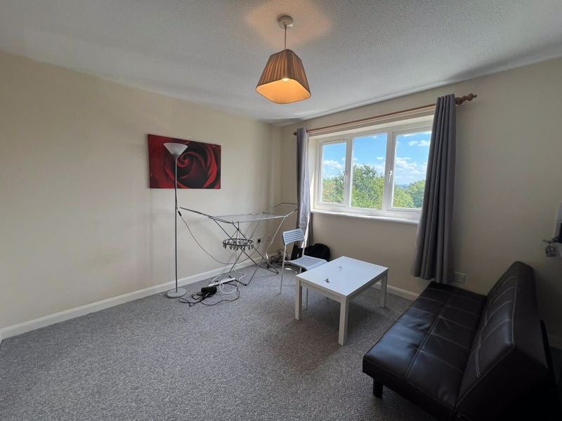 Flat Palmers Leaze in Bristol