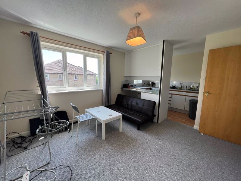 Flat Palmers Leaze in Bristol
