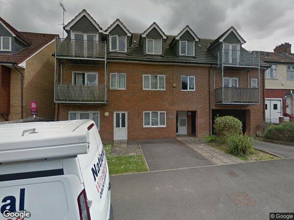 Flat Chairborough Road in High Wycombe