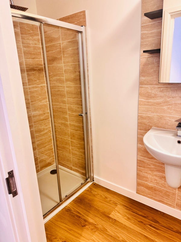 Room Sidcup Road in Greater London