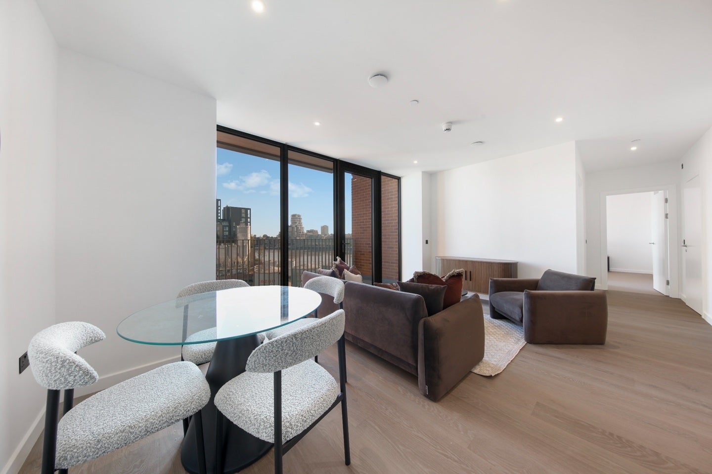 Flat Linver Road in Greater London