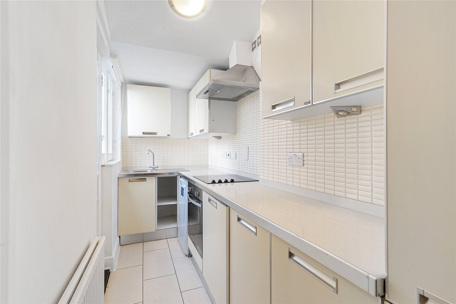 Flat Egerton Gardens in Greater London