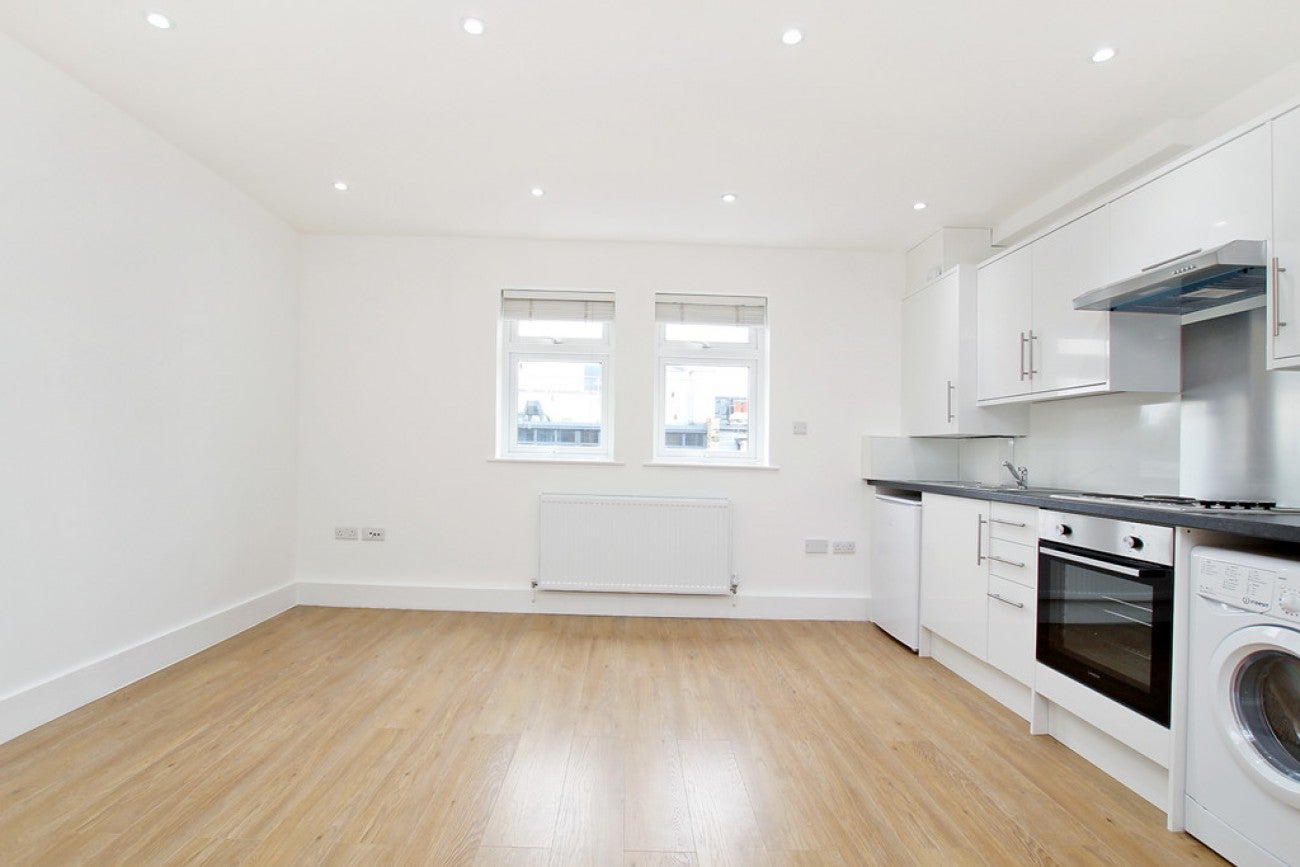 Flat Richard Street in Greater London