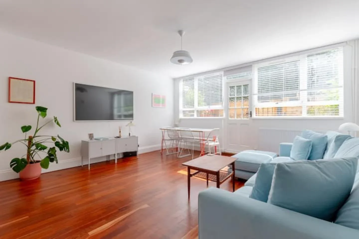 Flat Crondall Street in Greater London