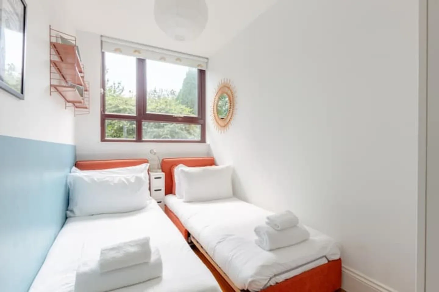 Flat Crondall Street in Greater London