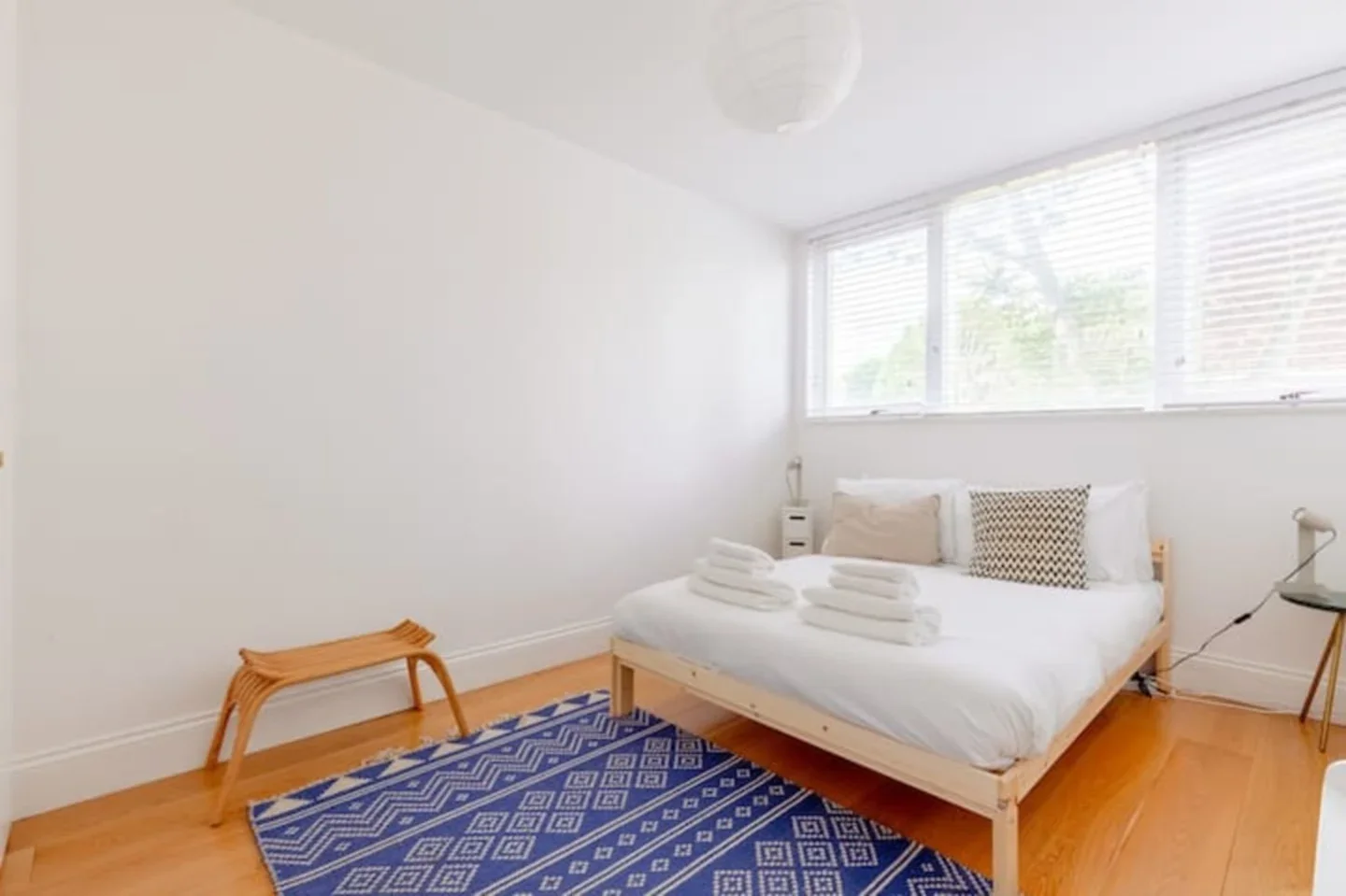 Flat Crondall Street in Greater London