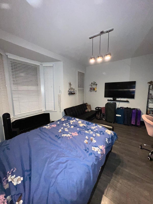 Room Boleyn Road in Greater London