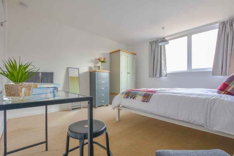 Room Malvern Road in Leicester