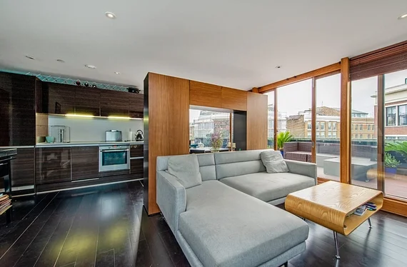Flat Baltic Street West in Greater London