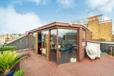 Flat Baltic Street West in Greater London