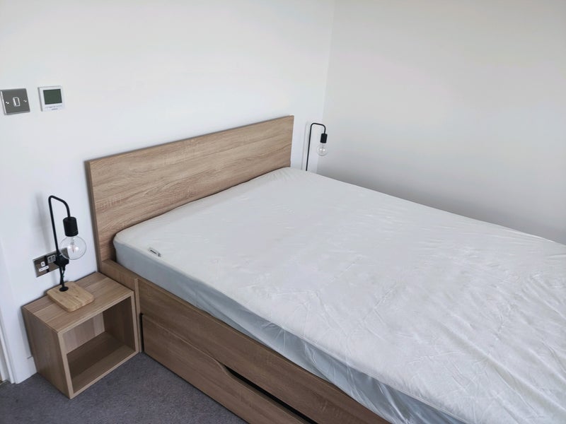 Room Addiscombe Road in Greater London