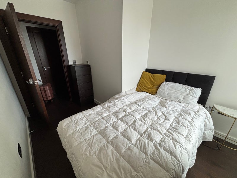 Room Lanchester Way in Greater London