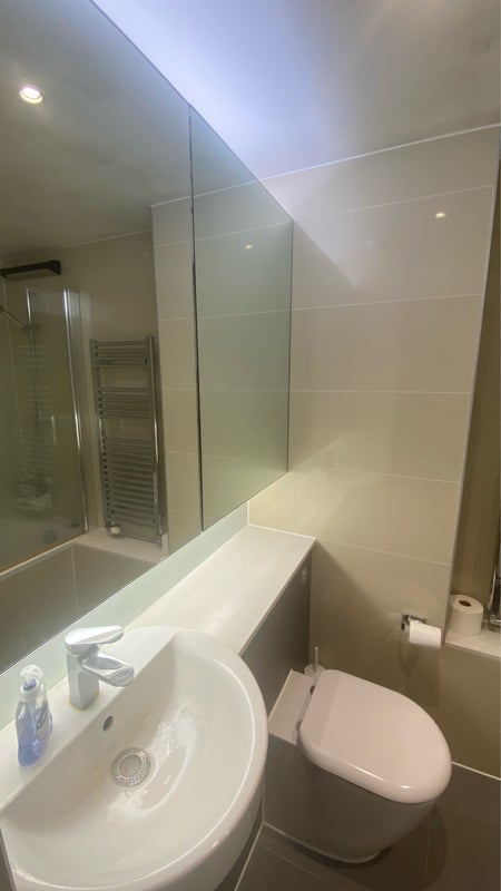 Room Honour Lea Avenue in Greater London