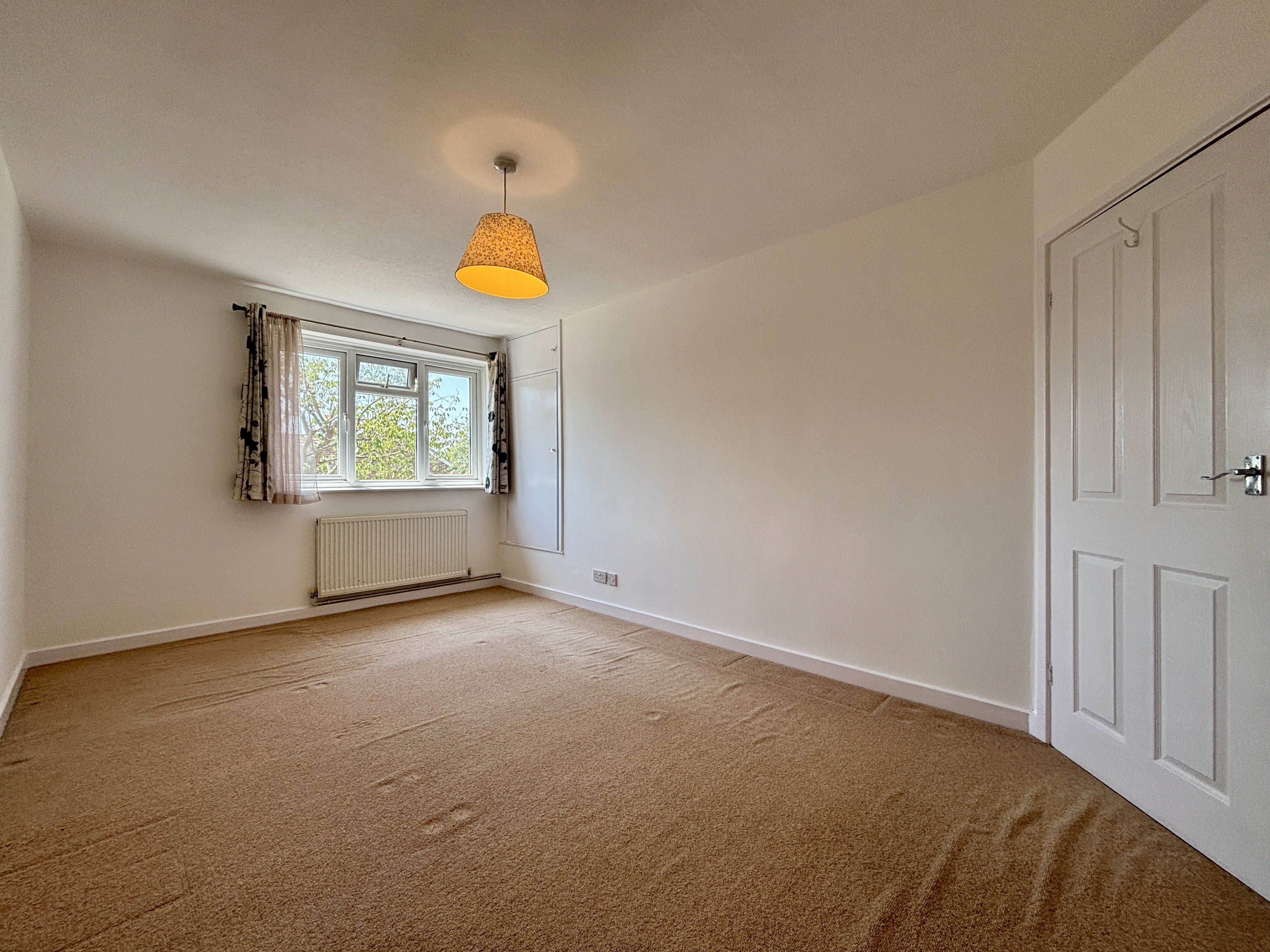 Flat Holland Close in Greater London