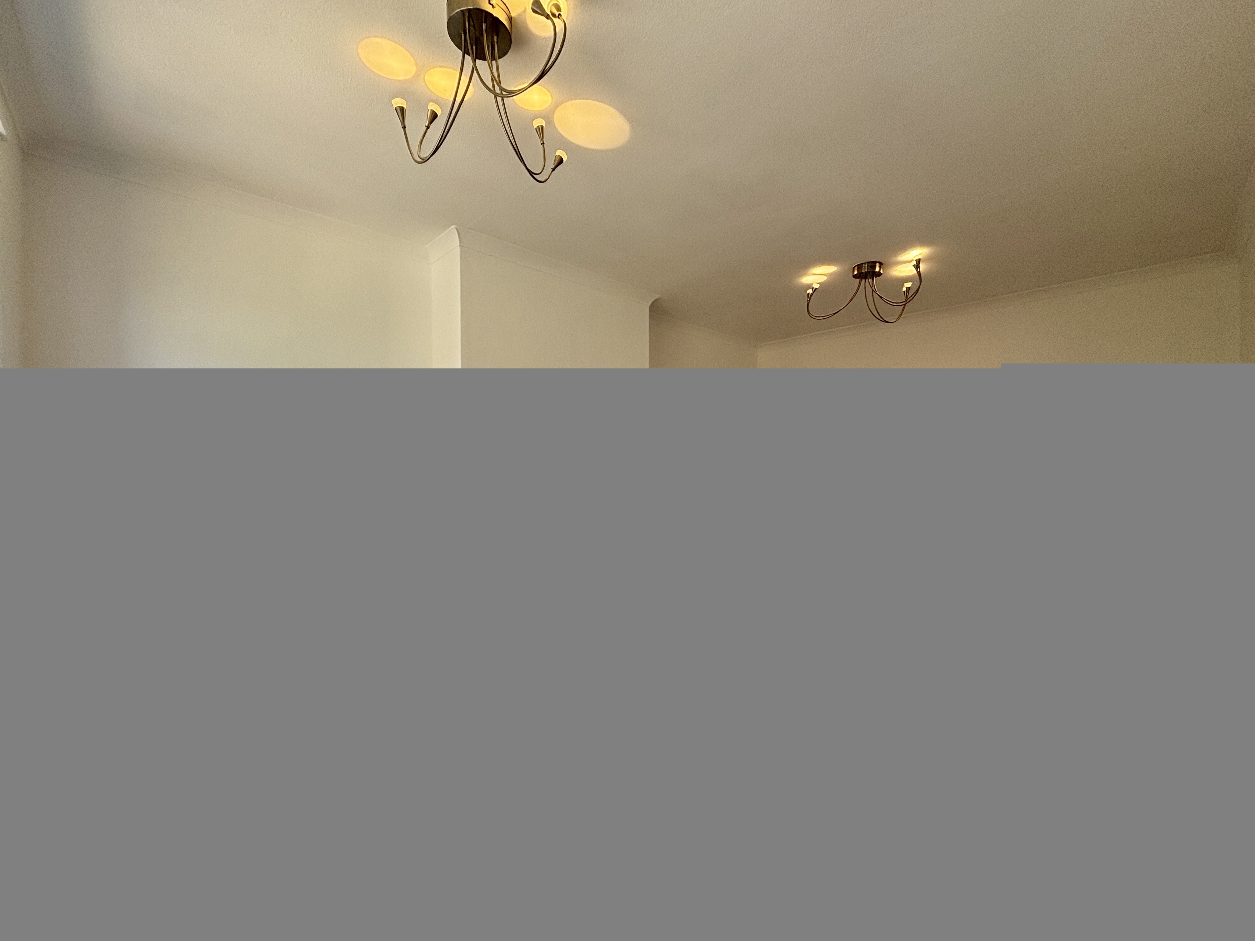 Flat Holland Close in Greater London