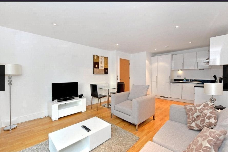 Flat Millharbour in Greater London