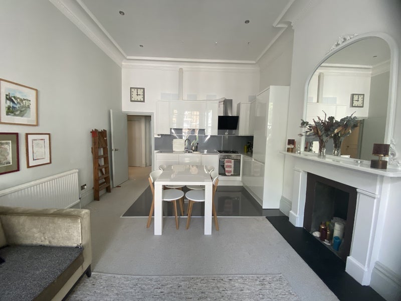 Room Sinclair Road in Greater London