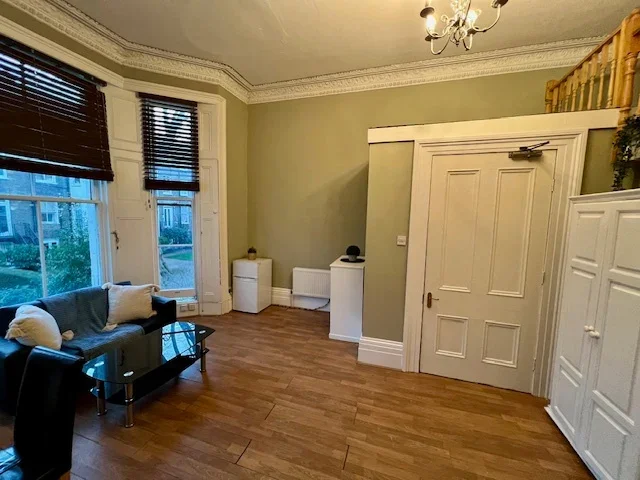 Room Holland Road in Greater London