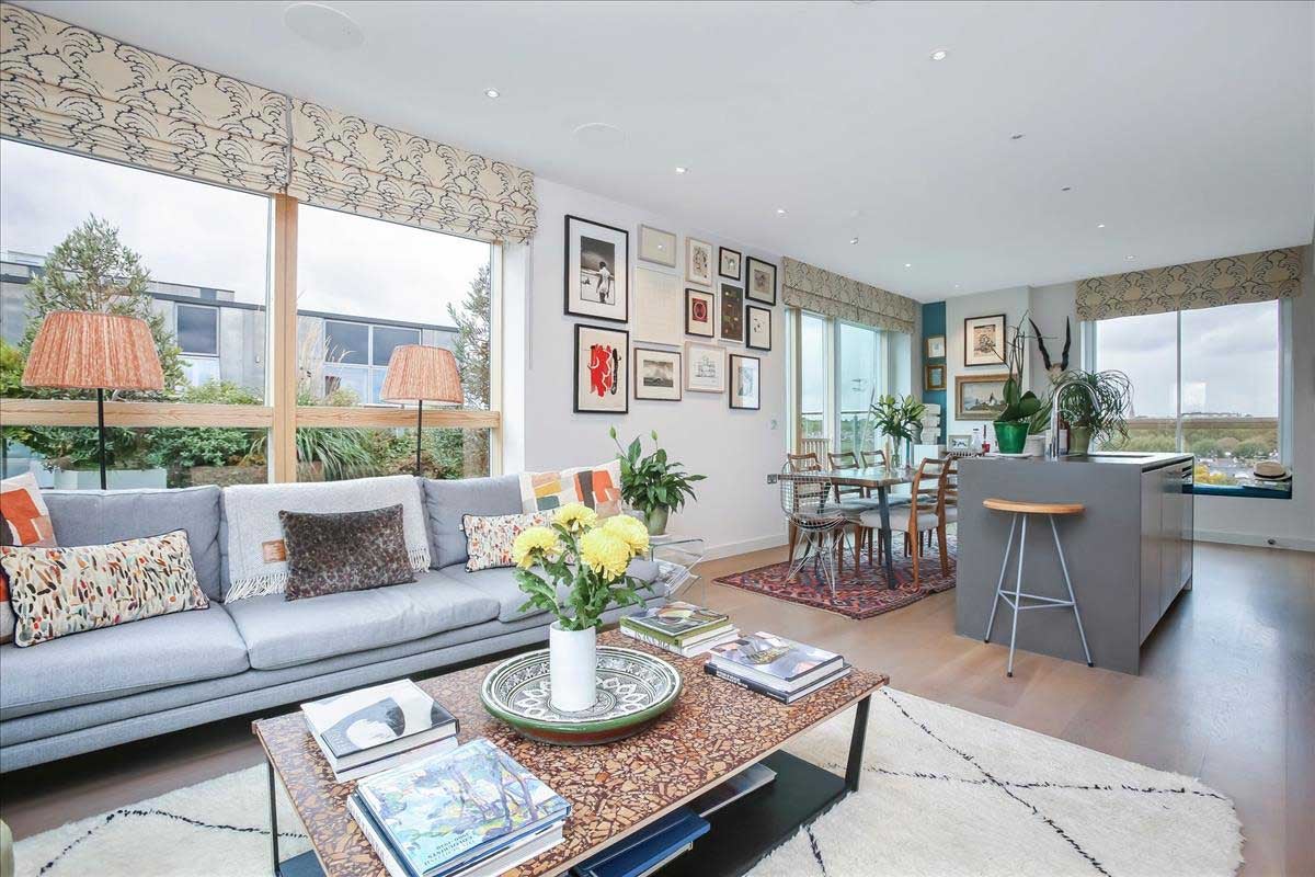 Flat Rupert Road in Greater London