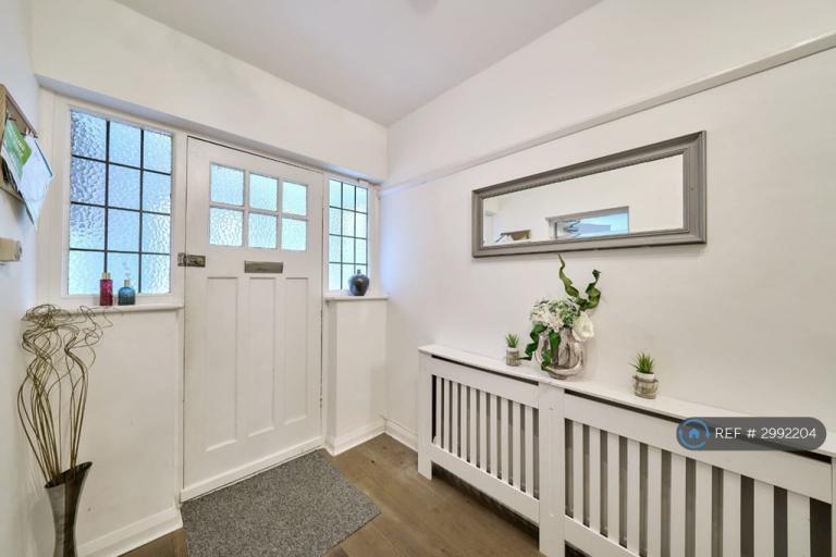 Room Upper Selsdon Road in Greater London
