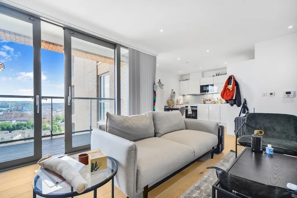 Flat Limeharbour in Greater London