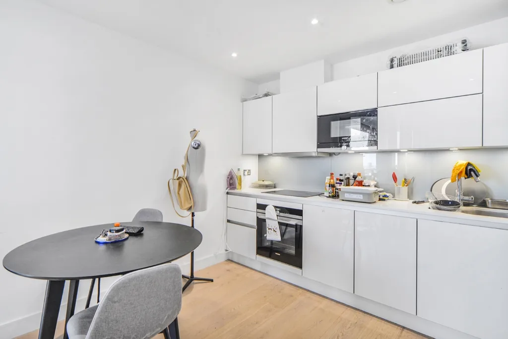 Flat Limeharbour in Greater London