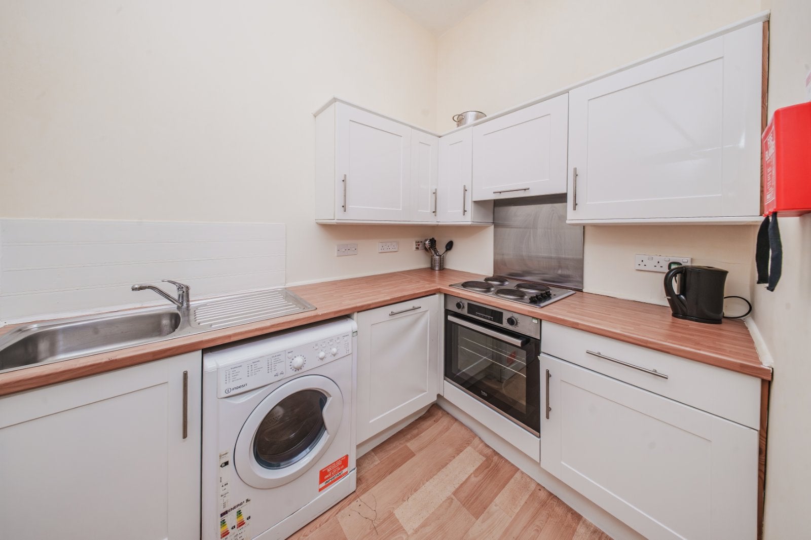 Flat Murieston Crescent in City of Edinburgh