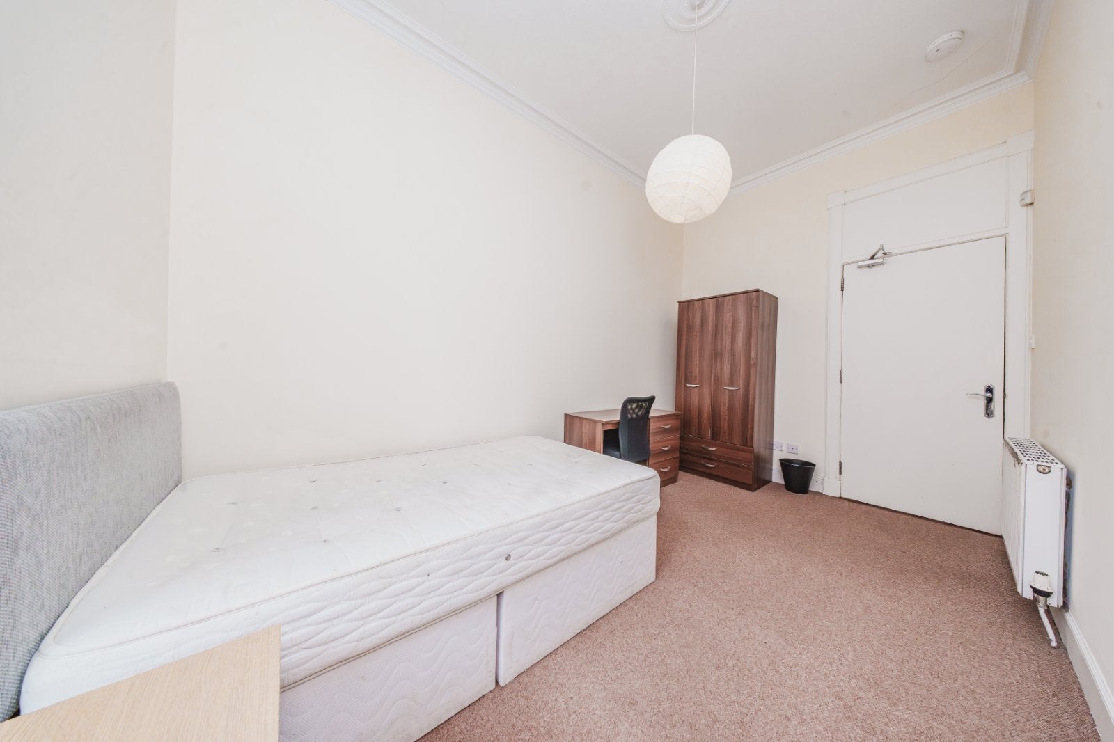 Flat Murieston Crescent in City of Edinburgh