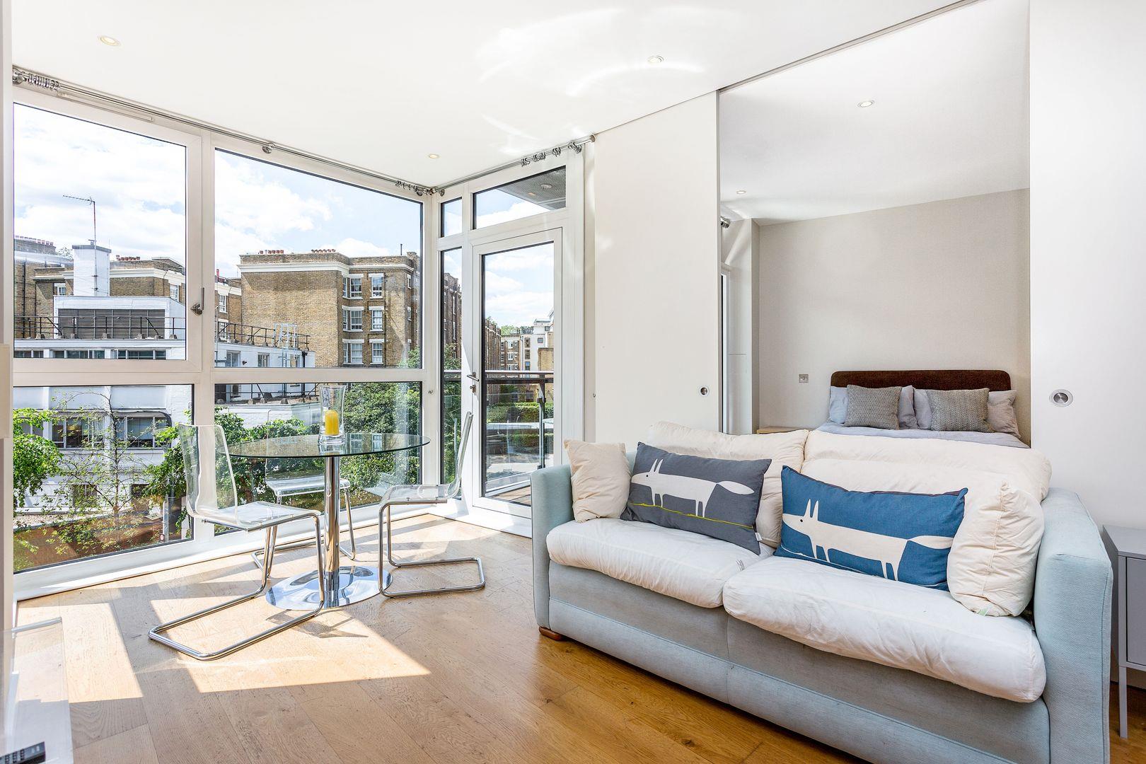 Flat Gatliff Road in City of Westminster